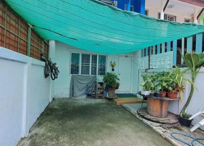 92 Sqm., 2 Beds, 1 Bath Townhouse listed for ฿ 1,378,000.