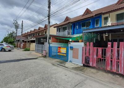 92 Sqm., 2 Beds, 1 Bath Townhouse listed for ฿ 1,378,000.