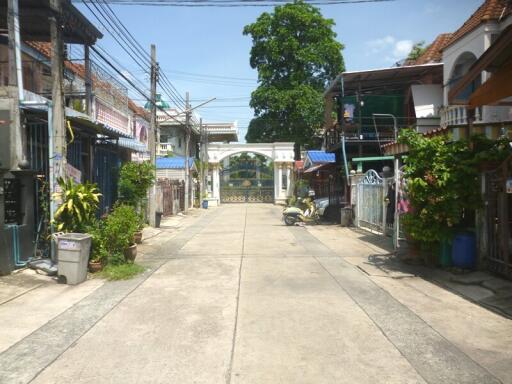 64 Sqm., 2 Beds, 1 Bath Townhouse listed for ฿ 1,378,000.