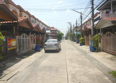 64 Sqm., 2 Beds, 1 Bath Townhouse listed for ฿ 1,378,000.