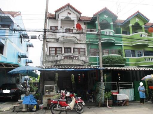 75 Sqm., 4 Beds, 3 Baths Townhouse listed for ฿ 1,378,000.