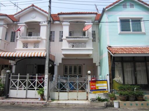76 Sqm., 3 Beds, 3 Baths Townhouse listed for ฿ 1,200,000.