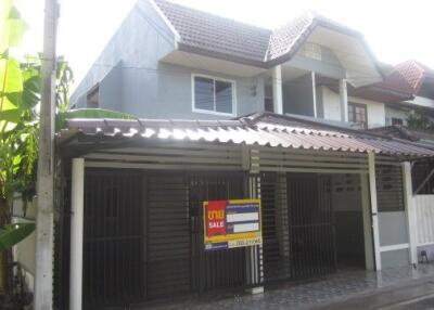 152 Sqm., 2 Beds, 1 Bath Townhouse listed for ฿ 1,300,000.