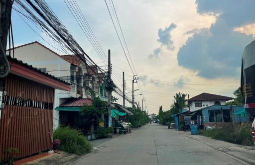 72 Sqm., 2 Beds, 2 Baths Townhouse listed for ฿ 1,330,000.