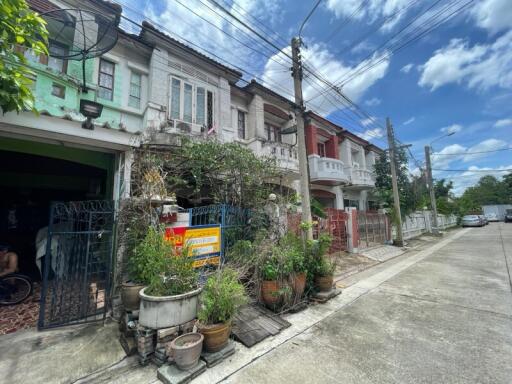 86 Sqm., 2 Beds, 2 Baths Townhouse listed for ฿ 1,330,000.