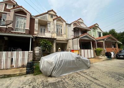 80 Sqm., 2 Beds, 1 Bath Townhouse listed for ฿ 1,330,000.