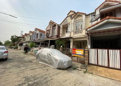 80 Sqm., 2 Beds, 1 Bath Townhouse listed for ฿ 1,330,000.