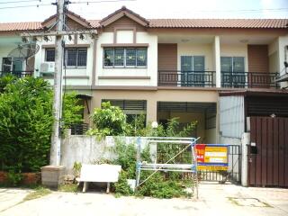 82 Sqm., 3 Beds, 2 Baths Townhouse listed for ฿ 1,330,000.