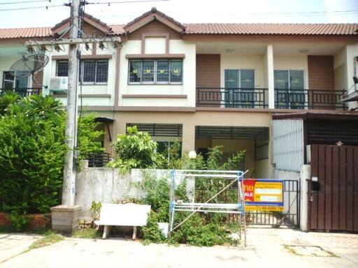 82 Sqm., 3 Beds, 2 Baths Townhouse listed for ฿ 1,330,000.