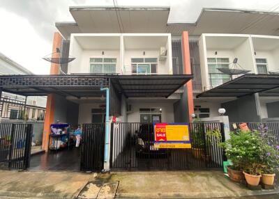 64 Sqm., 2 Beds, 1 Bath Townhouse listed for ฿ 1,470,000.