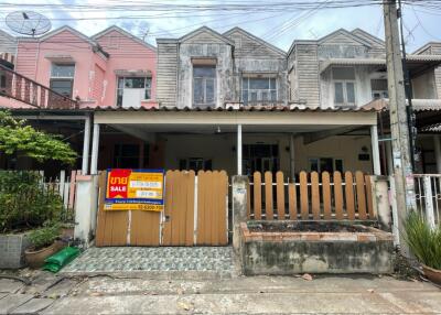 80 Sqm., 3 Beds, 2 Baths Townhouse listed for ฿ 1,330,000.