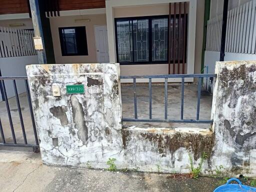 98 Sqm., 2 Beds, 1 Bath Townhouse listed for ฿ 1,330,000.