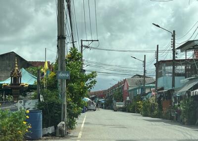 120 Sqm., 2 Beds, 2 Baths Townhouse listed for ฿ 1,470,000.