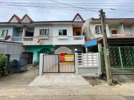 77 Sqm., 2 Beds, 2 Baths Townhouse listed for ฿ 1,330,000.