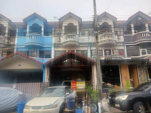 78 Sqm., 3 Beds, 2 Baths Townhouse listed for ฿ 1,330,000.