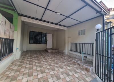 72 Sqm., 3 Beds, 2 Baths Townhouse listed for ฿ 1,330,000.