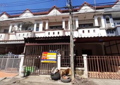 64 Sqm., 2 Beds, 2 Baths Townhouse listed for ฿ 1,330,000.