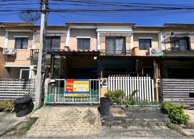 67 Sqm., 3 Beds, 2 Baths Townhouse listed for ฿ 1,470,000.