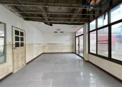 140 Sqm., 2 Beds, 1 Bath Townhouse listed for ฿ 1,330,000.