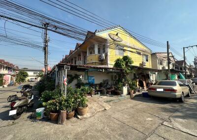 64 Sqm., 2 Beds, 1 Bath Townhouse listed for ฿ 1,470,000.