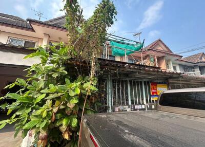 80 Sqm., 2 Beds, 1 Bath Townhouse listed for ฿ 1,470,000.