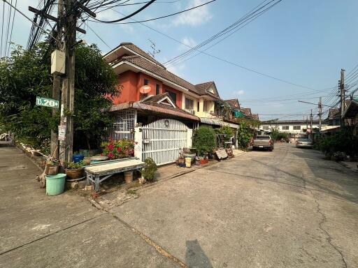 80 Sqm., 2 Beds, 1 Bath Townhouse listed for ฿ 1,470,000.