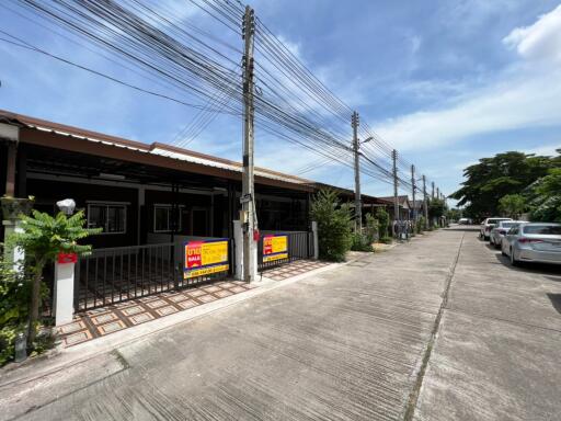 82 Sqm., 2 Beds, 1 Bath Townhouse listed for ฿ 1,200,000.