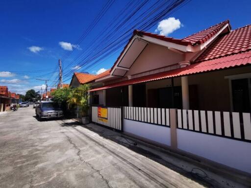 92 Sqm., 2 Beds, 1 Bath Townhouse listed for ฿ 1,100,000.
