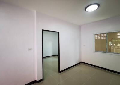 92 Sqm., 2 Beds, 1 Bath Townhouse listed for ฿ 1,100,000.