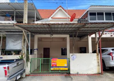 100 Sqm., 2 Beds, 2 Baths Townhouse listed for ฿ 1,200,000.