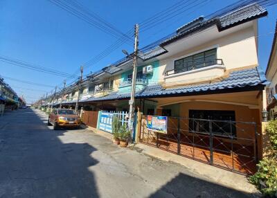 76 Sqm., 2 Beds, 1 Bath Townhouse listed for ฿ 1,150,000.