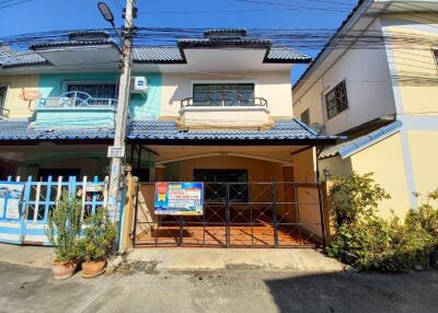 76 Sqm., 2 Beds, 1 Bath Townhouse listed for ฿ 1,150,000.