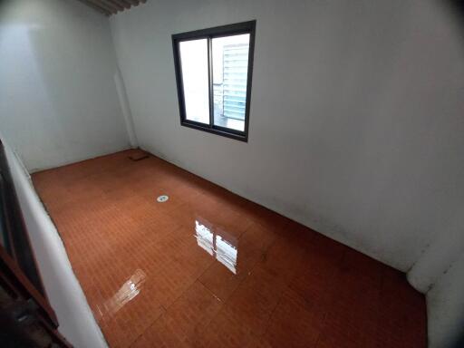 76 Sqm., 2 Beds, 1 Bath Townhouse listed for ฿ 1,150,000.