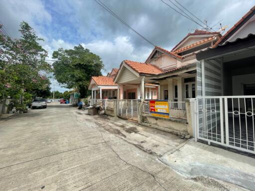 107 Sqm., 3 Beds, 2 Baths Townhouse listed for ฿ 1,283,000.