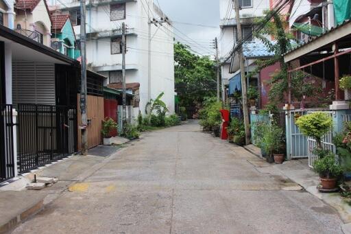64 Sqm., 2 Beds, 1 Bath Townhouse listed for ฿ 1,418,000.