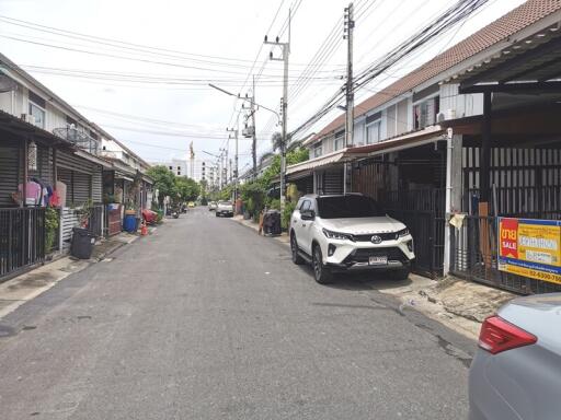 67 Sqm., 3 Beds, 2 Baths Townhouse listed for ฿ 1,283,000.