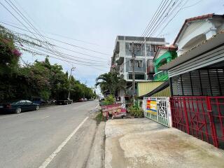 68 Sqm., 3 Beds, 2 Baths Townhouse listed for ฿ 1,283,000.