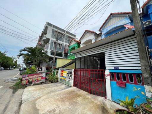 68 Sqm., 3 Beds, 2 Baths Townhouse listed for ฿ 1,283,000.