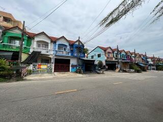 68 Sqm., 3 Beds, 2 Baths Townhouse listed for ฿ 1,283,000.