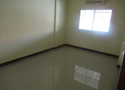 90 Sqm., 2 Beds, 1 Bath Townhouse listed for ฿ 1,235,000.
