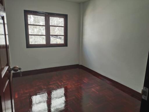 96 Sqm., 3 Beds, 2 Baths Townhouse listed for ฿ 1,365,000.