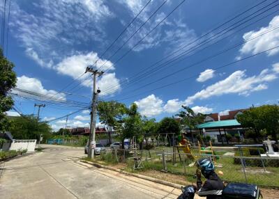 80 Sqm., 2 Beds, 1 Bath Townhouse listed for ฿ 1,235,000.