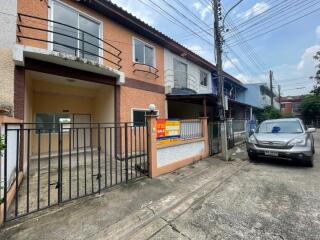 80 Sqm., 2 Beds, 1 Bath Townhouse listed for ฿ 1,235,000.