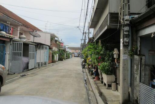 60 Sqm., 3 Beds, 2 Baths Townhouse listed for ฿ 1,235,000.
