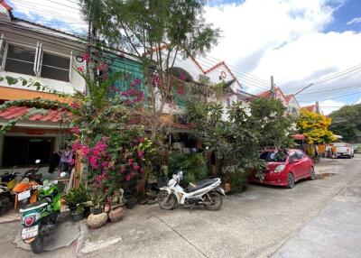 72 Sqm., 2 Beds, 1 Bath Townhouse listed for ฿ 1,235,000.