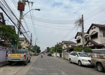 64 Sqm., 2 Beds, 1 Bath Townhouse listed for ฿ 1,235,000.