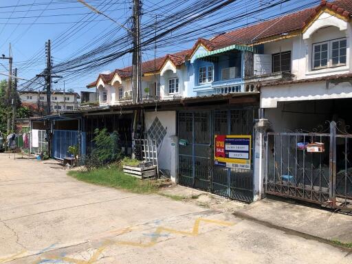 100 Sqm., 2 Beds, 1 Bath Townhouse listed for ฿ 1,235,000.