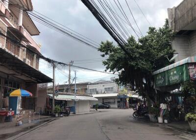 77 Sqm., 2 Beds, 1 Bath Townhouse listed for ฿ 1,235,000.