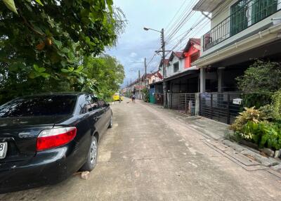 68 Sqm., 2 Beds, 2 Baths Townhouse listed for ฿ 1,365,000.