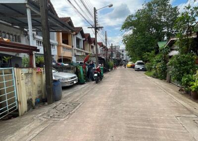 64 Sqm., 2 Beds, 2 Baths Townhouse listed for ฿ 1,365,000.